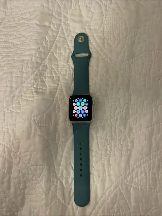 Apple Smartwatch Series 3 (GPS) with charger