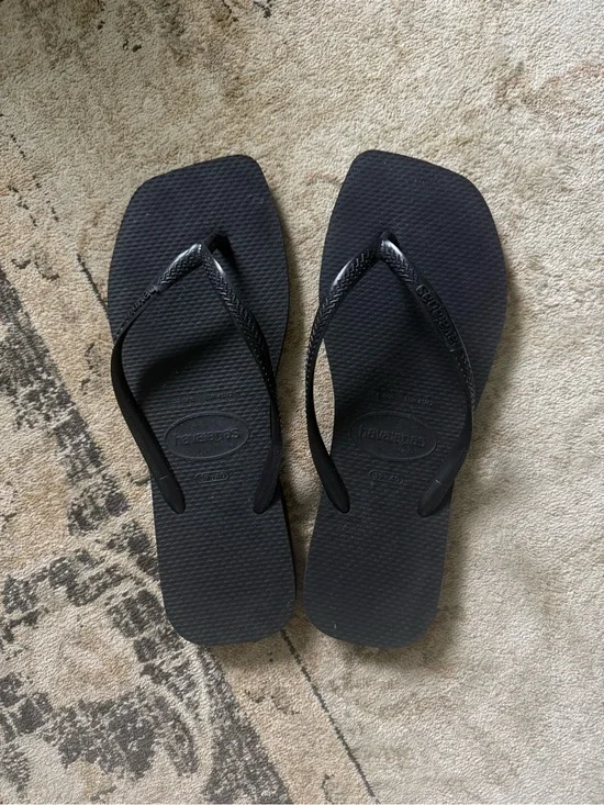 Havaianas Women's Slim Square Toe Flip Flops - Black - 39/40