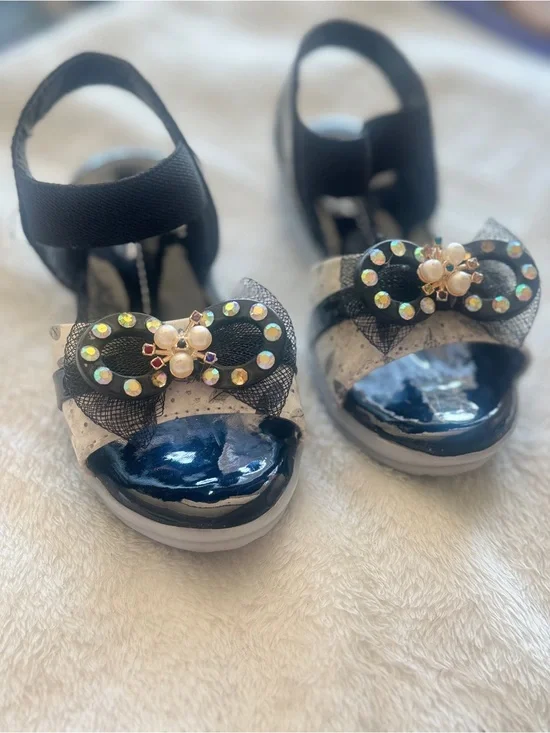 & Other Stories Girls Black and White Bow Sandals with Pearl Accent