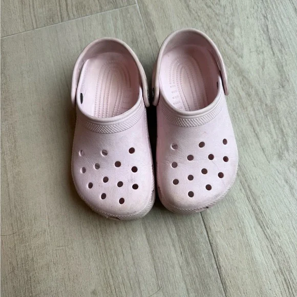 Kids pink crocs