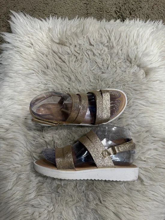 Giulia Palai Big girls' gold strappy sparkle sandals Size 5‎