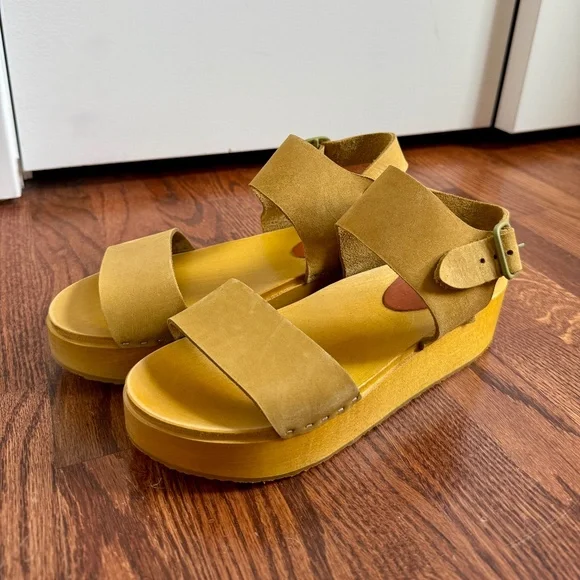 Bryr Mustard Yellow Platform Sandals