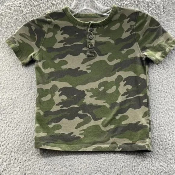 Old Navy T-Shirt Toddler Boys Size 5T Green Camouflage Short Sleeve Top‎ Size 5T