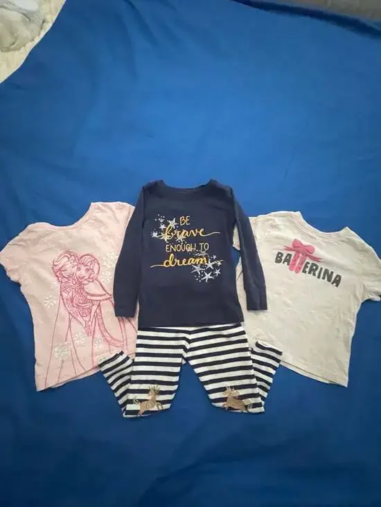 Sz 2T Old Navy and Disney Toddler Girls‎ 4-Piece Clothing Bundle Set