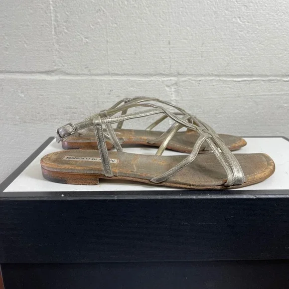Manolo Blahnik Metallic Strappy Flat Sandals Ankle Strap Women's 38.5 EU/7.5 US‎