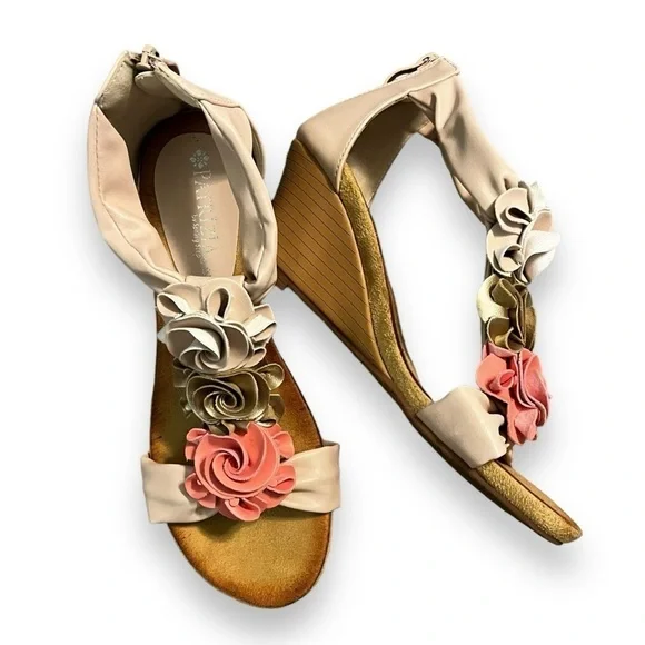 Patrizia Harlequin T-strap Wedge Sandals Size 7.5 Rosettes back zip Girly