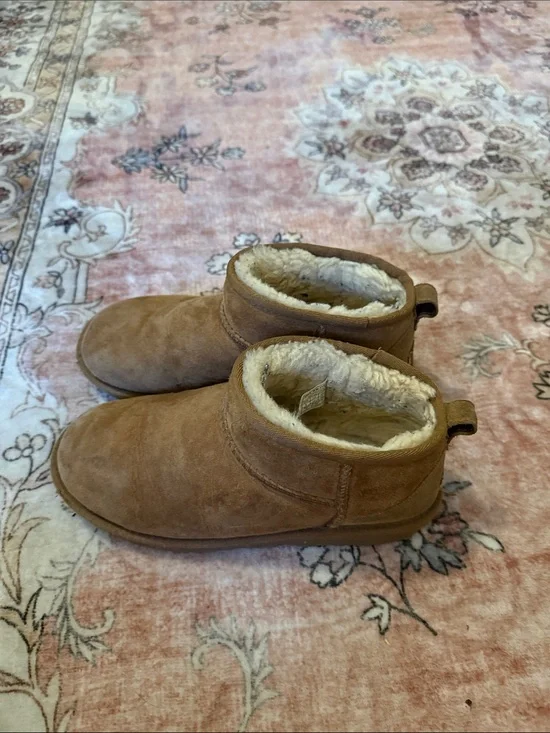 UGG Kids Chestnut Suede Shearling Ankle Boots