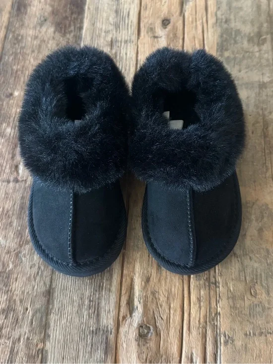 Toddler Piper Faux Fur Cuff Scuff Slippers - Cat & Jack™ Jet Black 7