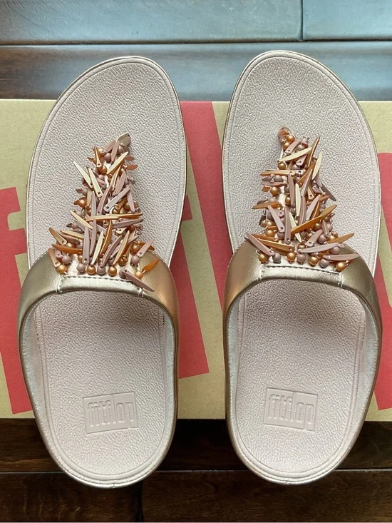 Fitflop Rhumba Beaded Metallic Rose Toe-Post Sandals Rose Gold 7 US/38 EU