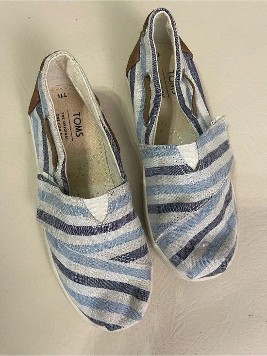 Toms Kids Light Blue and Navy Striped Canvas Slip-Ons size 11 kids
