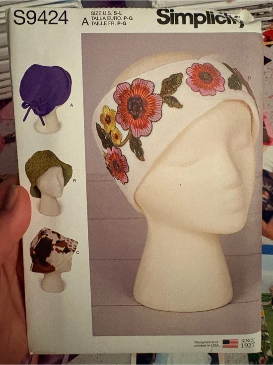 BN UNCUT SIMPLICITY 9424 A SEWING PATTERNS HATS