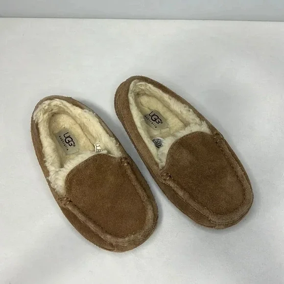 UGG Australia Kids Chestnut Genuine Suede, Sheepskin Wool Loafer Slippers Size 2
