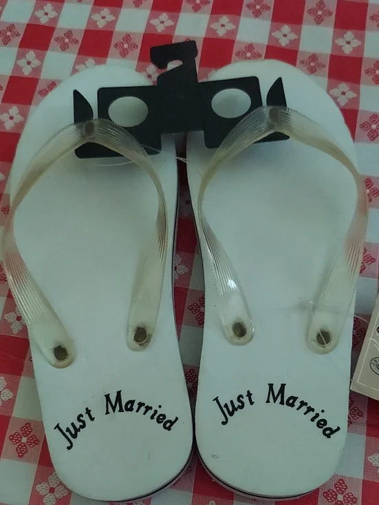 NEW Just Married White Flip Flop Bridal Party Sandals
