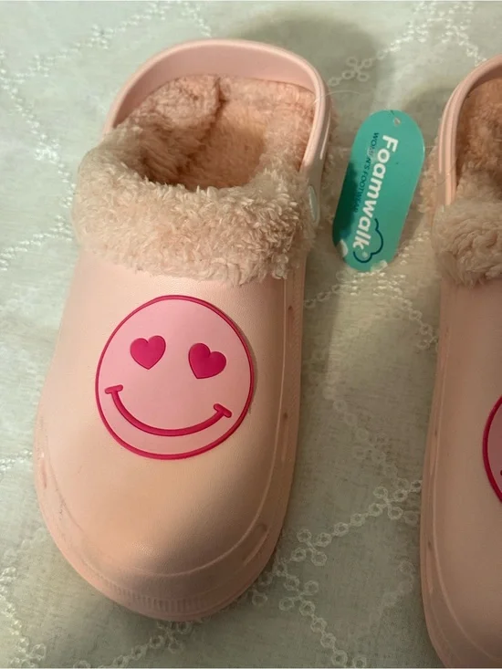 Kids Pink Fleece-Lined Heart-Eyes Clog