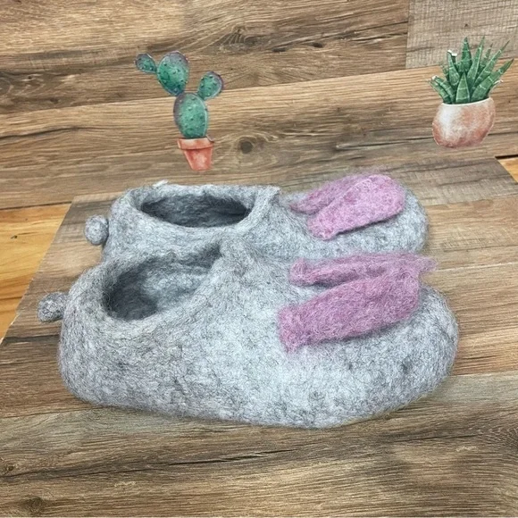 Wool felted slippers Easter bunny women’s or kids size 4/6