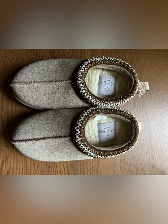 Kids Cozy Slip-On Moccasin Slippers in Tan with Faux Shearling