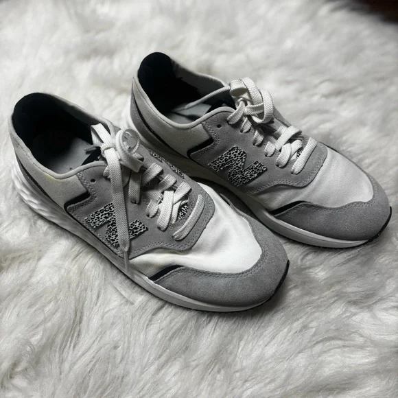 New Balance Retro Style Sneakers with Leopard Print size Women’s 9