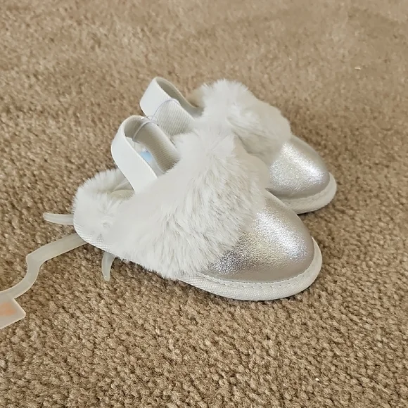 Cat & Jack Toddler Silver Slippers Size 7/8