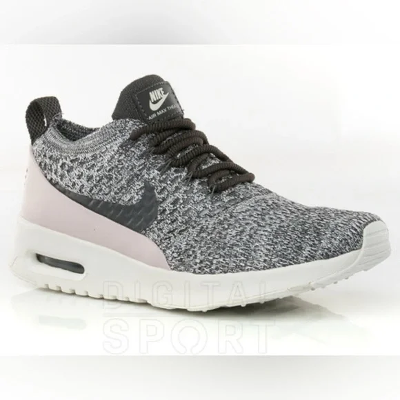 Nike Black and Gray Comfort Sneakers