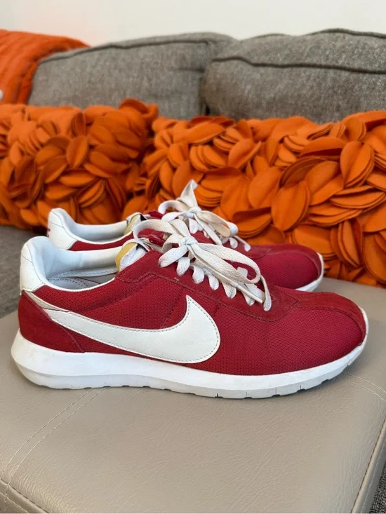 Nike Women’s Roshe LD- 1000 QS Varsity Red/ White