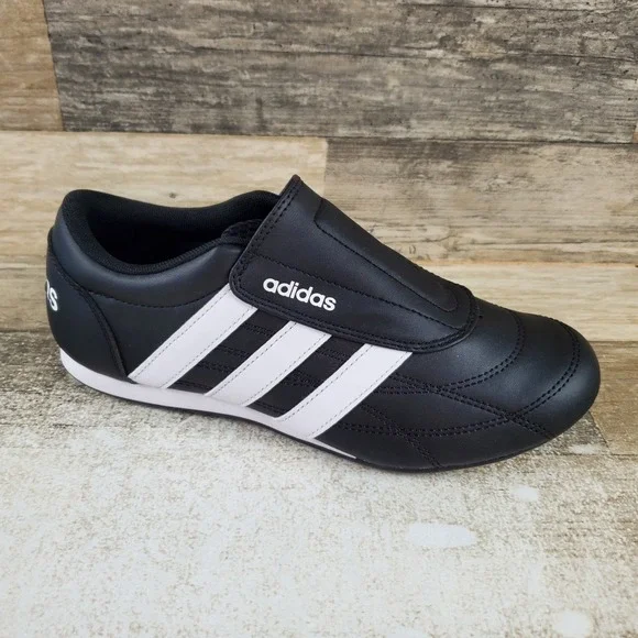 Adidas Tekwen Womens Shoes Sz 7 Black White Round Toe Casual Slip On Sneakers