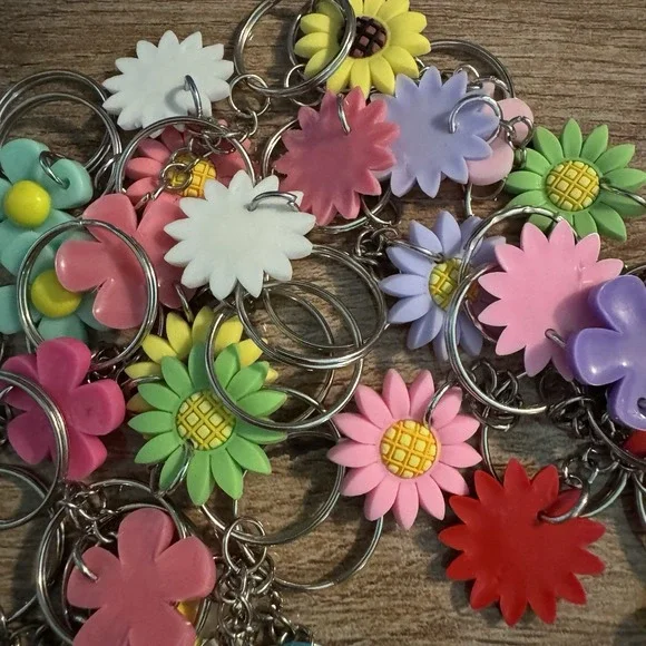 25 Pcs Flower Party Favors‎ Different Style Floral Keychains All Colors Birthday