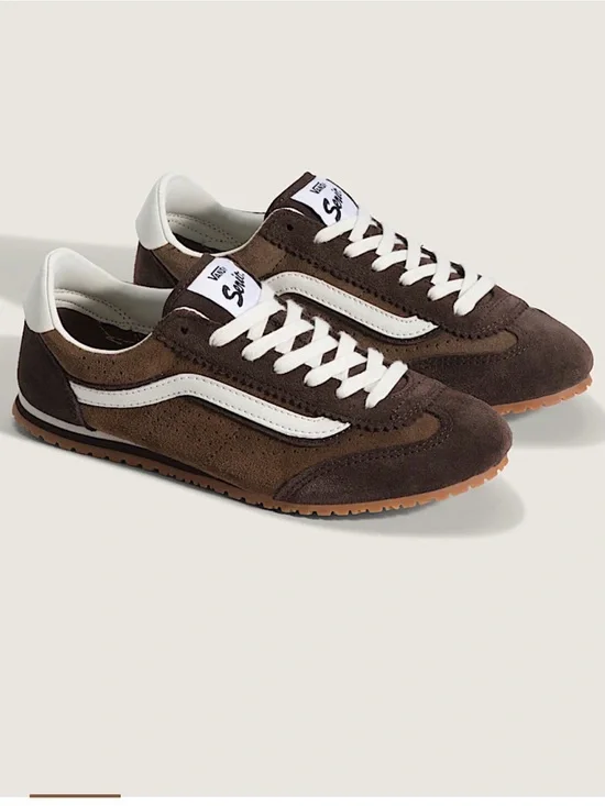 Vans Women’s Super Lowpro Shoe 8.5 | Brown and white