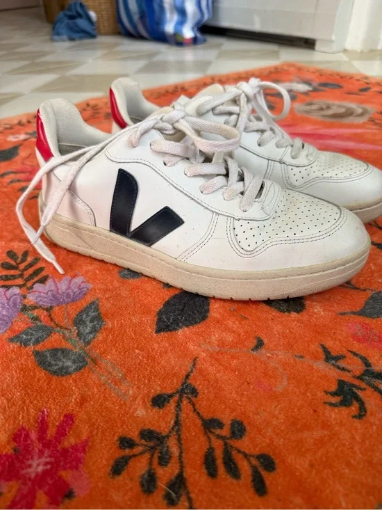 Veja Women’s Sneakers (Red/Blue/Cream)