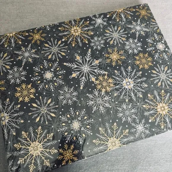 Christian Siriano Gray Gold Snowflakes Christmas Holiday Gift Shirt Boxes Set
