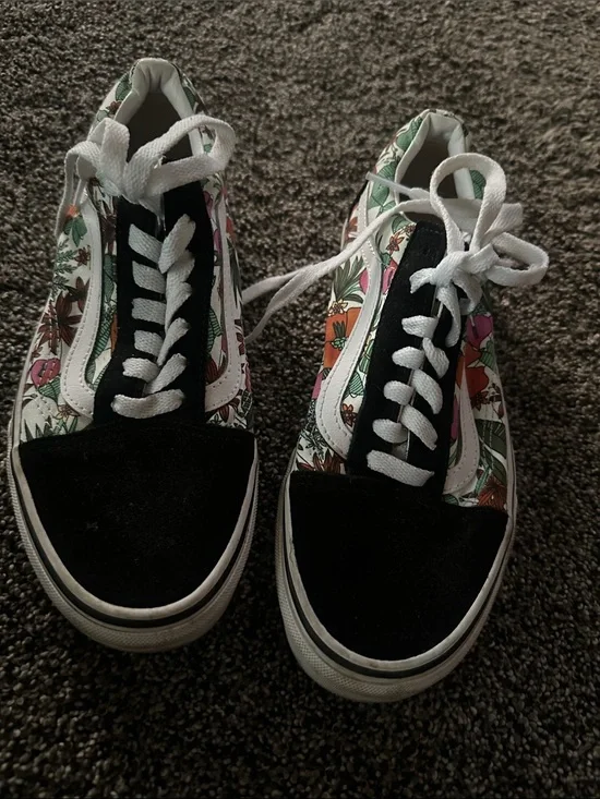 Vans Unisex Floral Low-Top Sneakers Black, White & Multicolor 7.5 Concert Fun
