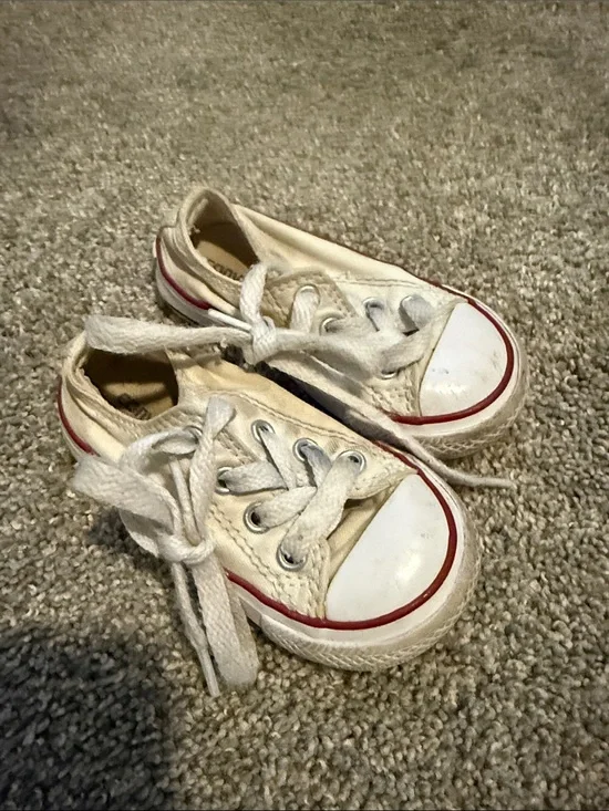 Baby Converse size 5 White Canvas Low-Top Sneakers with Red Trim