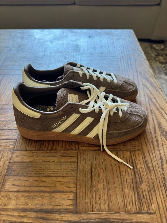 New Adidas Spezial Women’s Brown Suede Sneakers in Earth Strata in size 6.5