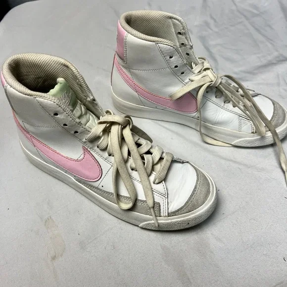 Nike Blazer‎ Mid Youth Shoes White Pink Casual Sneakers DA4086 106 Size 4.5Y