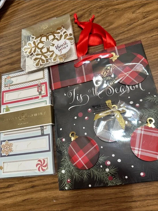 Anna Griffin Holiday Gift Bag & Tags Bundle - Red, Gold, White