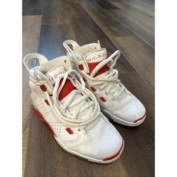 Nike Air Jordan Chicago White Fire Red Sneakers Retro‎ DM1159-106 Sz 4.5Y