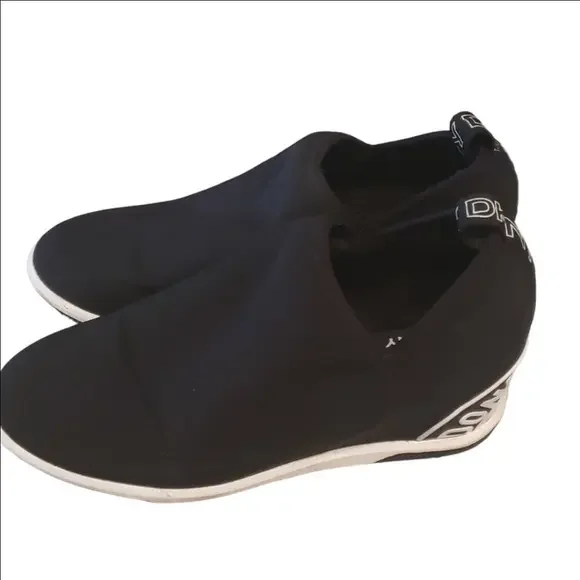 Donna Karen DKNY Christina slip on black elastic sneaker