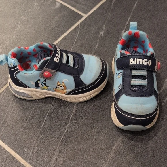 Bluey Lighted Sneaker Toddler Size 8