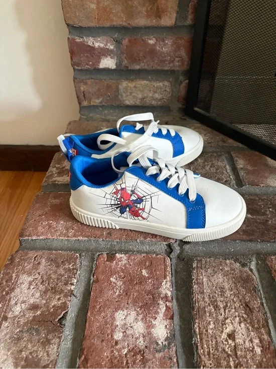 Kids marvel Spiderman shoes / sneakers size one