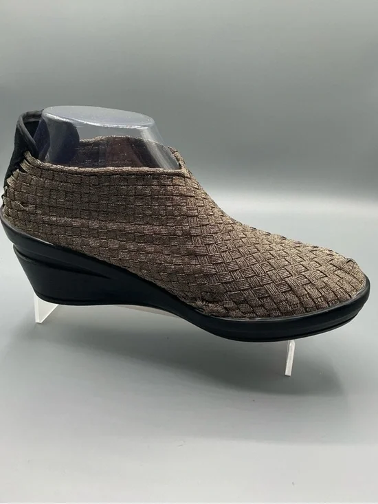 bernie mev. Bronze Woven Wedge Booties Comfort stretch Slip-On Wedge, size 40EU