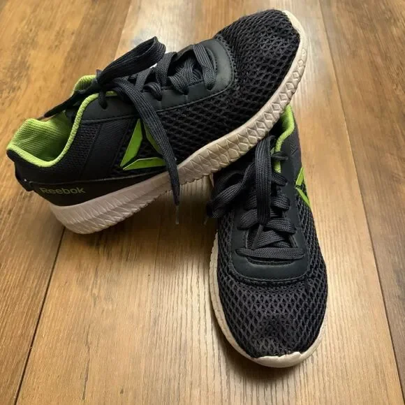 Reebok Kids Navy and Green Flexagon Energy Athletic Shoes Size 5