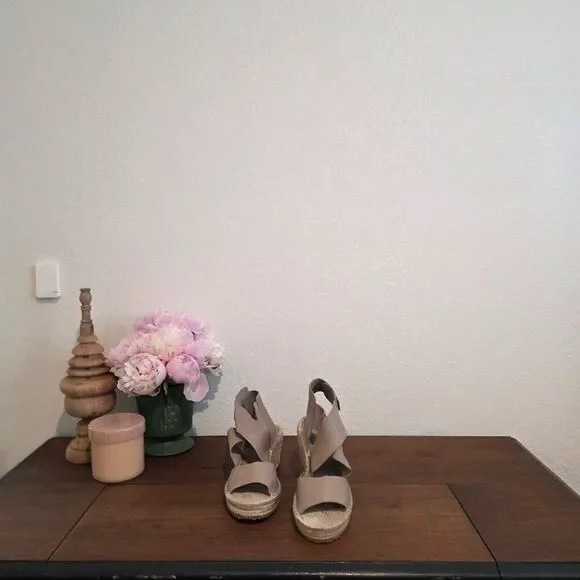 Eileen Fisher - Willow Tumbled Leather Wedge Espadrille Sz 9