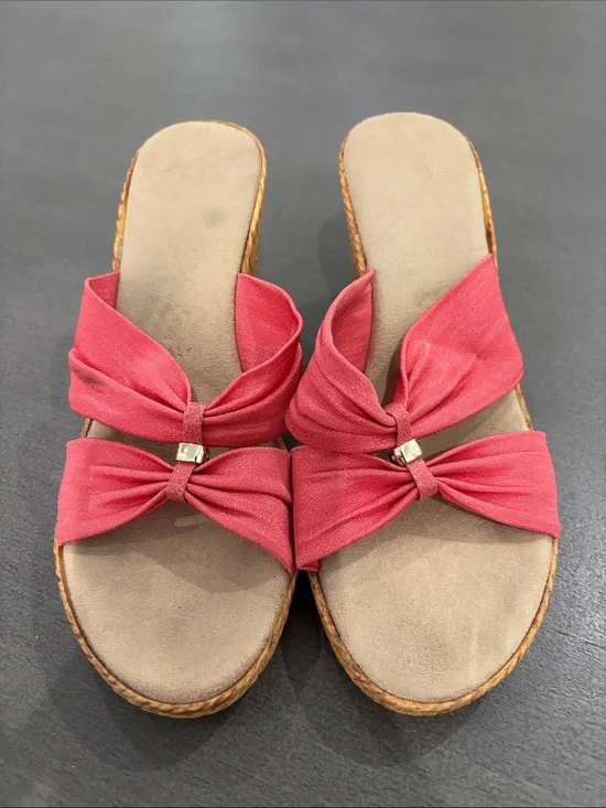 Coral Knot Wedge Sandals