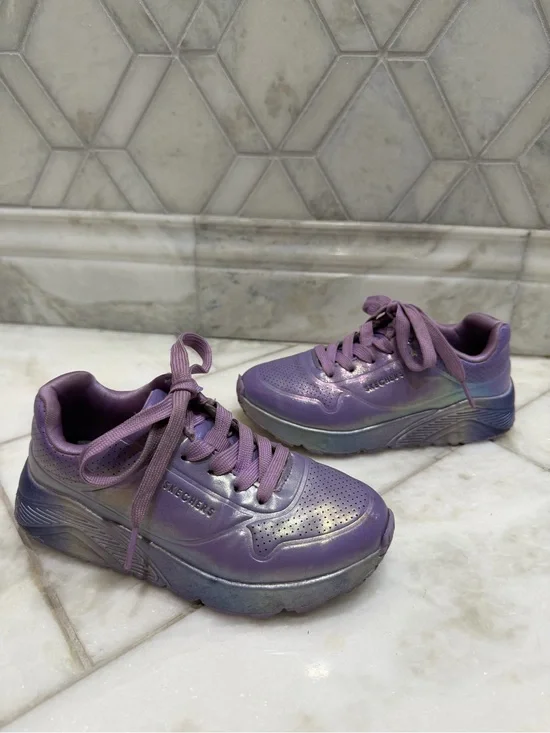 Size 12.5 Girls Skechers Uno Lite Metallic Shimmers Sneakers