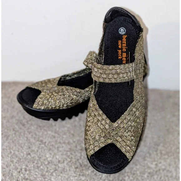 Bernie Mev New York Woven Wedge Sandals Gold Metallic Vegan Mary Jane 40 9.5 New