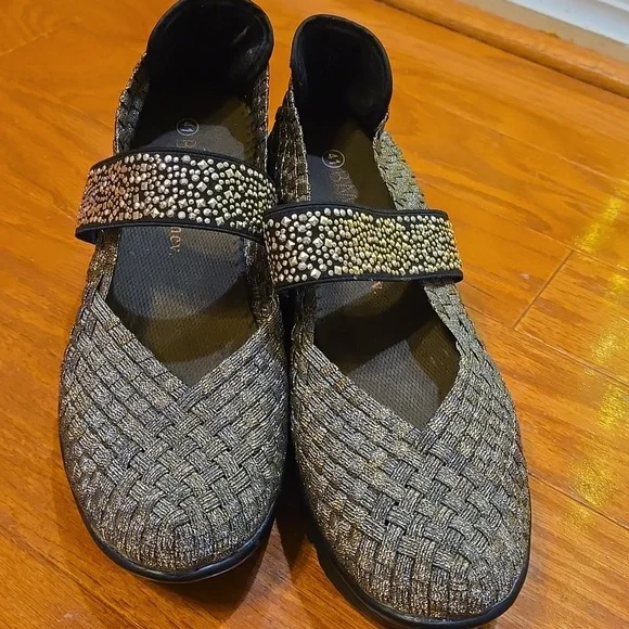 Bernie Mev EUC Chunky Wedge Woven Stretch Classic Sandals Heels Slip On Strap