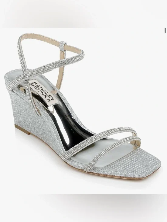 Badgley Mischka Women's Unity Wedge Sandal SZ 8.5 in Silver