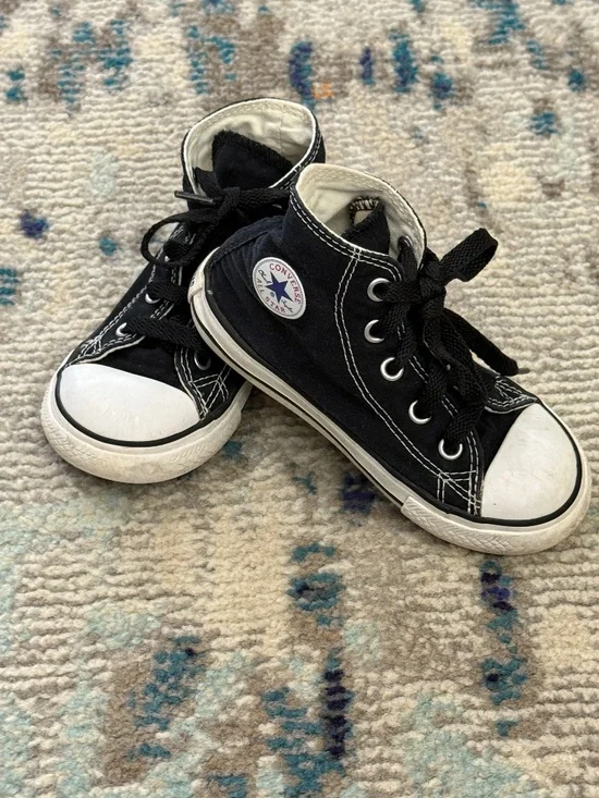Black canvas Converse Chuck Taylor All Star toddler high-top sz 8 sneakers shoes