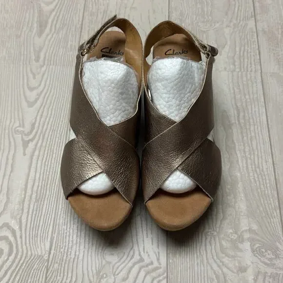 Clarks Collection Women’s Size 8 M Metallic Bronze Wedge Sandals Cushion Soft