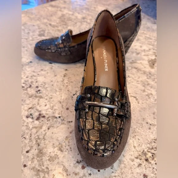 Donald‎ J. Pliner Brown Wedges with Modern Accents