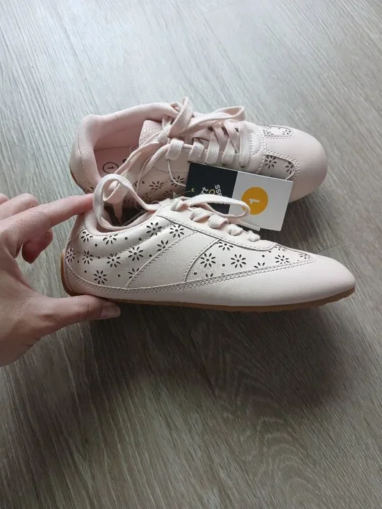 NWT LITTLE GIRLS SIZE 1 BRAND NEW ART CLASS LIGHT PINK TENNIS SHOES